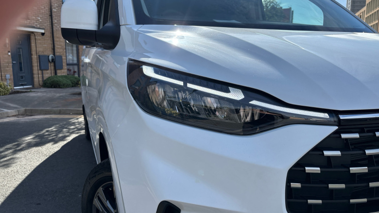 Ford Tourneo Custom 320 L1 Diesel Fwd 2.0 EcoBlue 136ps H1 Titanium 8 seater Auto